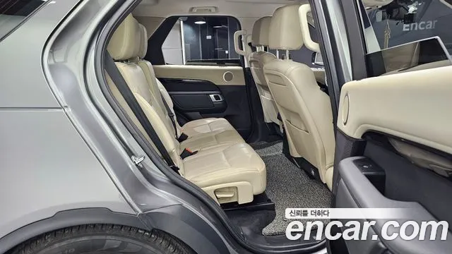 Land Rover Discovery 2019 — фото 18