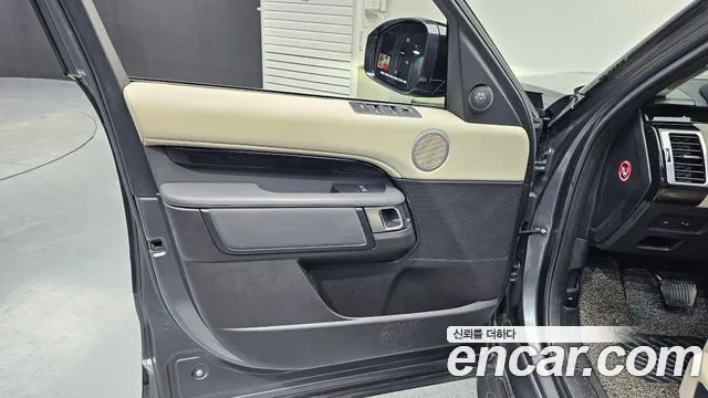 Land Rover Discovery 2019 — фото 14