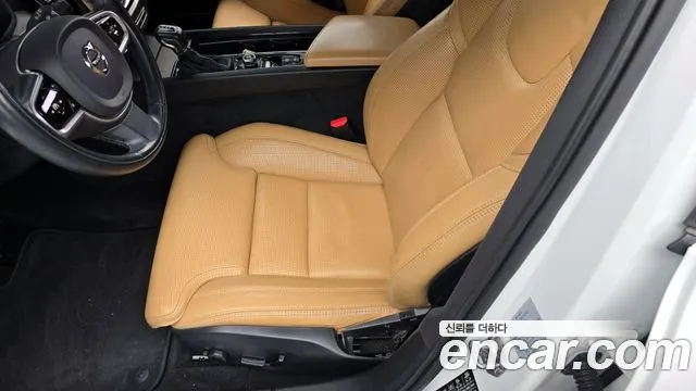 Volvo V60 2020 — фото 16