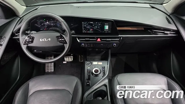 Kia Niro 2023 — фото 10