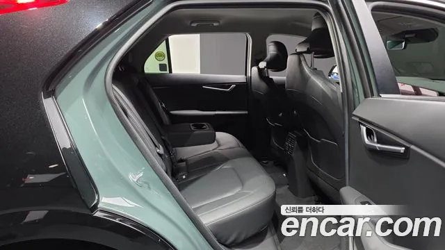 Kia Niro 2023 — фото 18