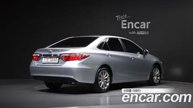 Toyota Camry 2015 — фото 2