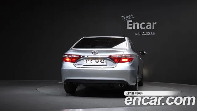 Toyota Camry 2015 — фото 4