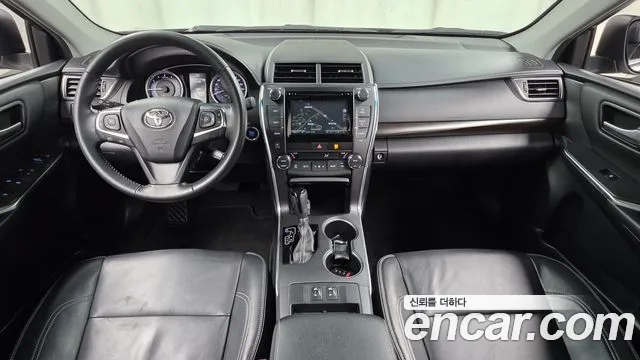Toyota Camry 2015 — фото 7