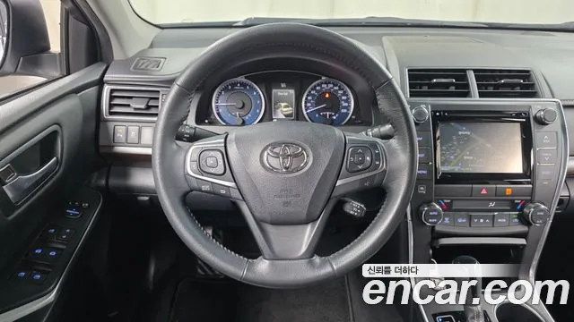 Toyota Camry 2015 — фото 13