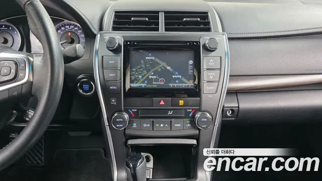 Toyota Camry 2015 — фото 14
