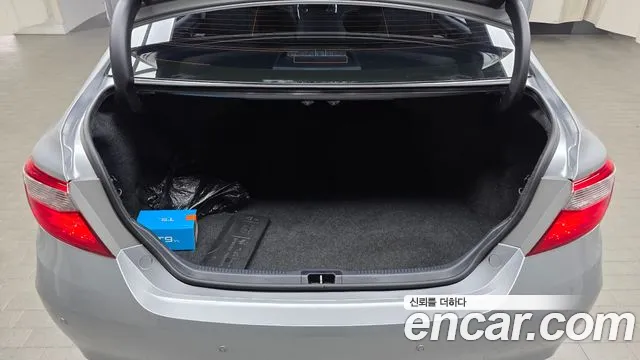 Toyota Camry 2015 — фото 20