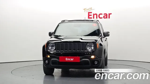 Jeep Renegade 2018 — фото 3