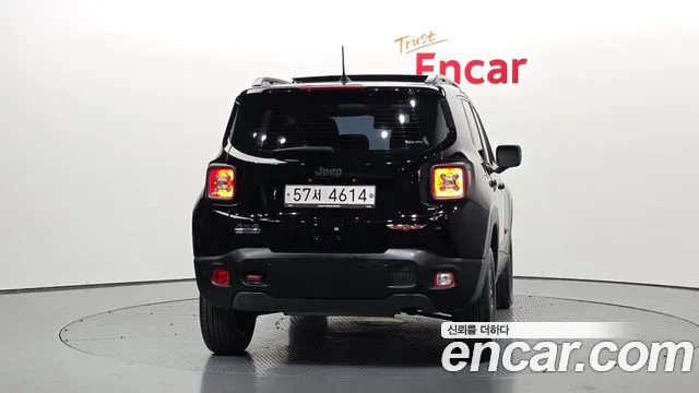 Jeep Renegade 2018 — фото 4