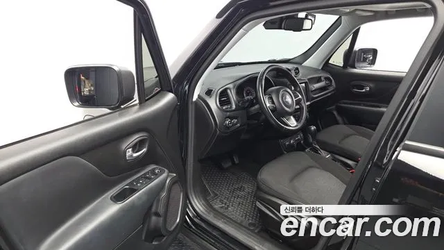 Jeep Renegade 2018 — фото 13