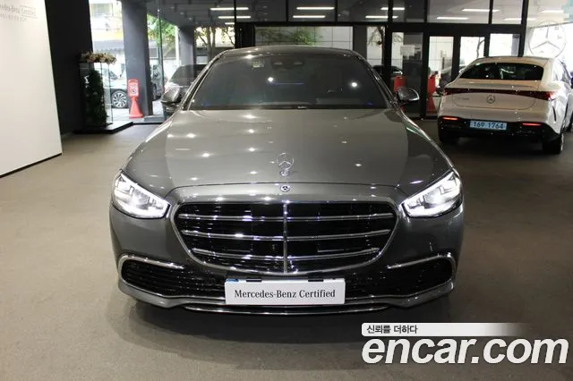 Mercedes-Benz S-Class 2025 — фото 3