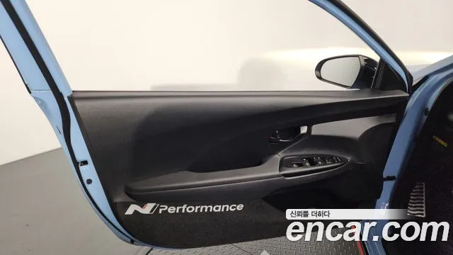 Hyundai Veloster 2019 — фото 13