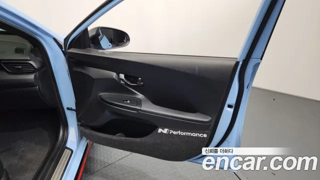 Hyundai Veloster 2019 — фото 14