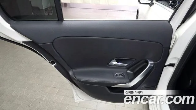 Mercedes-Benz A-Class 2021 — фото 15