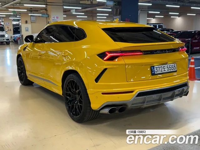Lamborghini Urus 2020 — фото 6