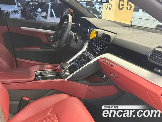 Lamborghini Urus 2020 — фото 13