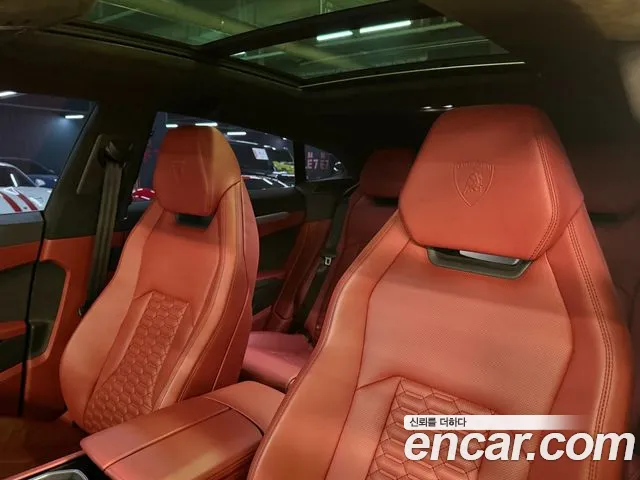 Lamborghini Urus 2020 — фото 19