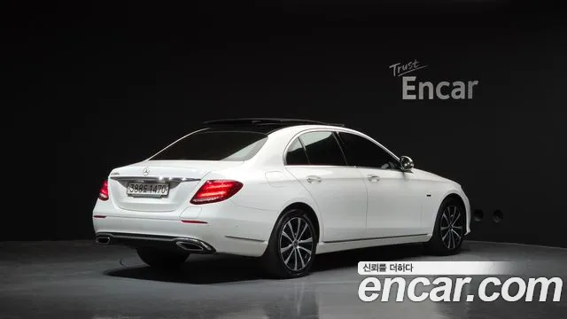 Mercedes-Benz E-Class 2019 — фото 2