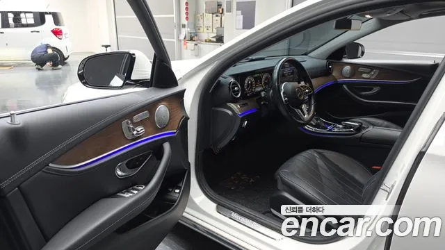 Mercedes-Benz E-Class 2019 — фото 13
