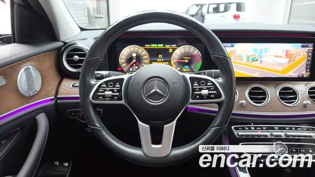 Mercedes-Benz E-Class 2019 — фото 19
