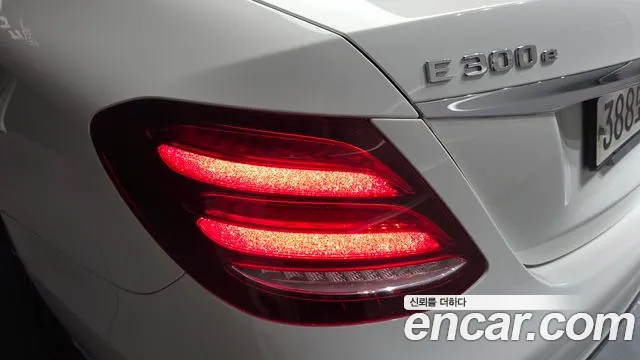 Mercedes-Benz E-Class 2019 — фото 9