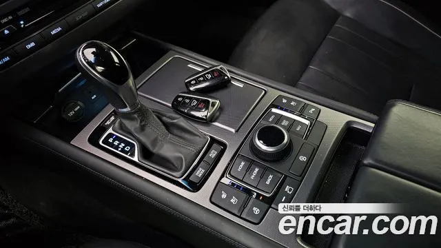 Hyundai Genesis 2016 — фото 12