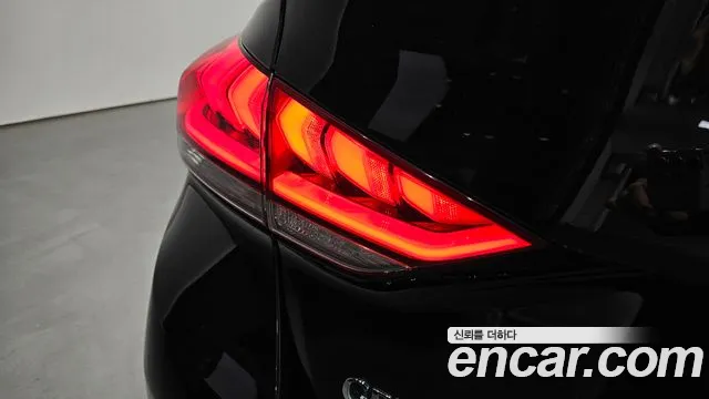 Hyundai Genesis 2016 — фото 9