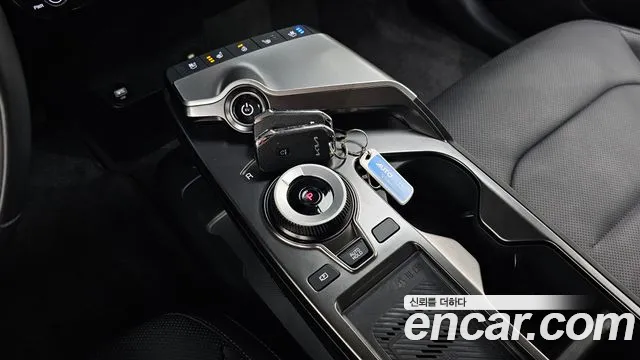 Kia EV6 2022 — фото 11