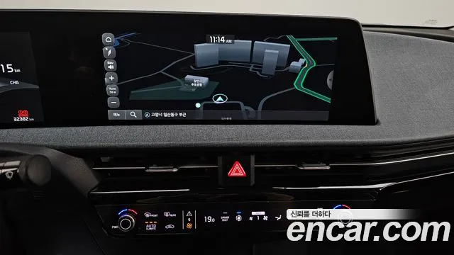 Kia EV6 2022 — фото 18