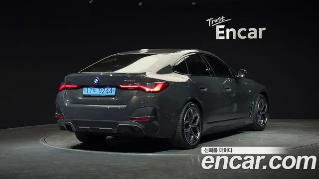 BMW i4 2022 — фото 2