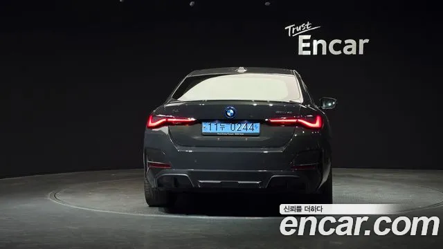 BMW i4 2022 — фото 4