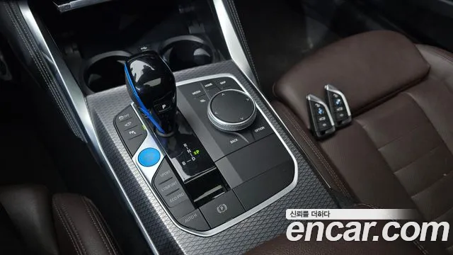 BMW i4 2022 — фото 12