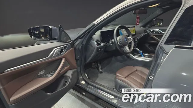BMW i4 2022 — фото 13