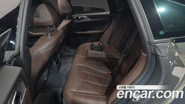 BMW i4 2022 — фото 17