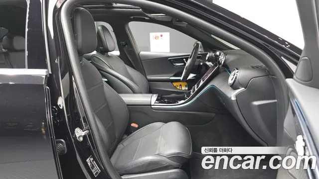 Mercedes-Benz C-Class 2023 — фото 17