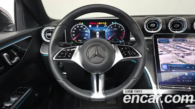 Mercedes-Benz C-Class 2023 — фото 19