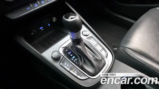 Hyundai Kona 2021 — фото 12