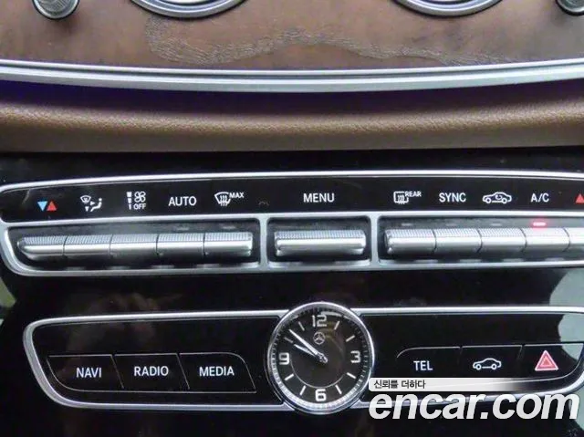 Mercedes-Benz E-Class 2017 — фото 16