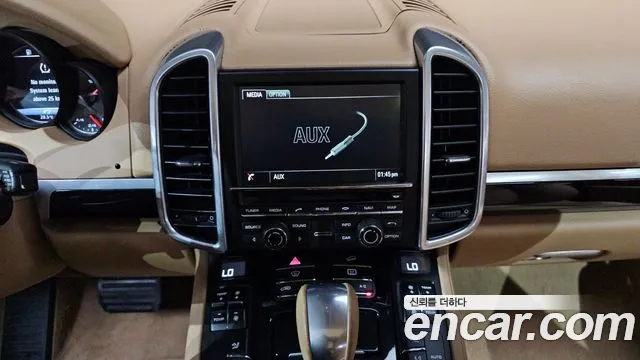 Porsche Cayenne 2016 — фото 12