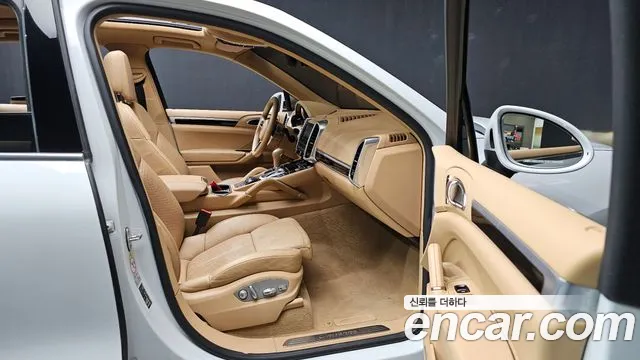 Porsche Cayenne 2016 — фото 17