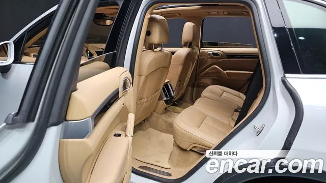 Porsche Cayenne 2016 — фото 19