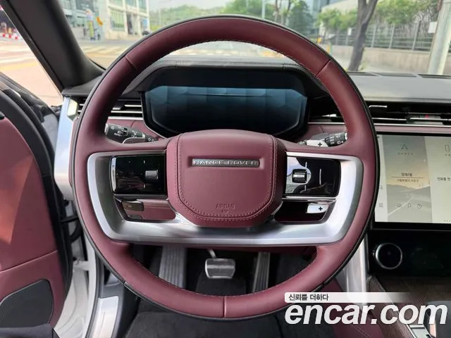 Land Rover Range Rover 2023 — фото 16