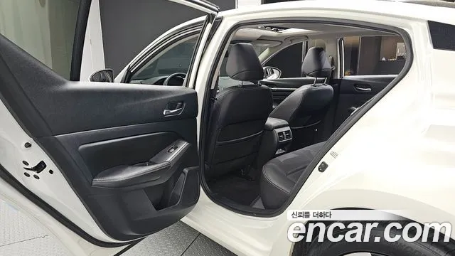 Nissan Altima 2019 — фото 18