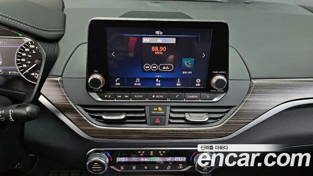 Nissan Altima 2019 — фото 20
