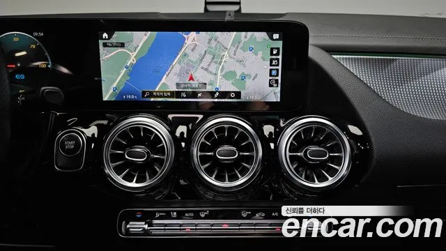 Mercedes-Benz EQA 2023 — фото 18