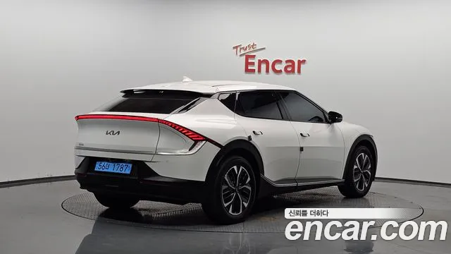 Kia EV6 2022 — фото 1