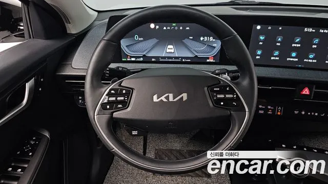 Kia EV6 2022 — фото 18