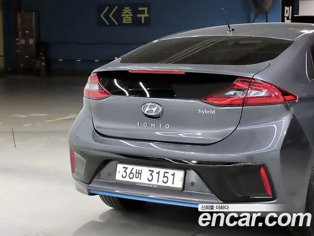 Hyundai Ioniq 2017 — фото 18