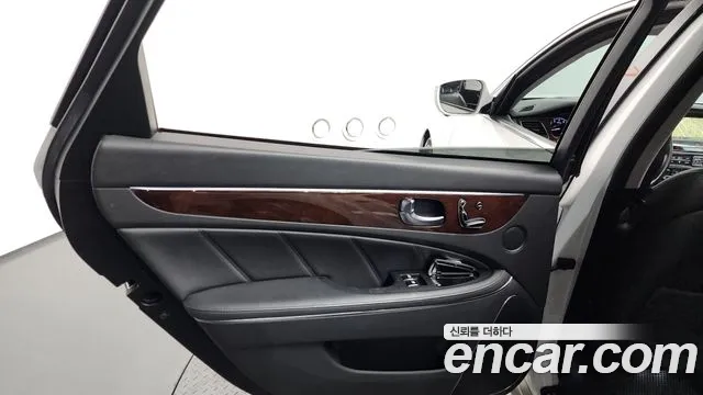 Hyundai Equus 2014 — фото 15