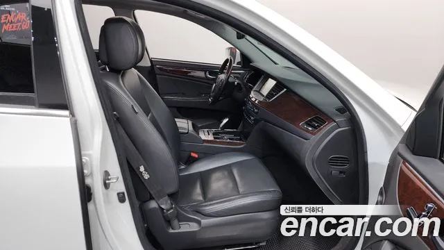 Hyundai Equus 2014 — фото 16